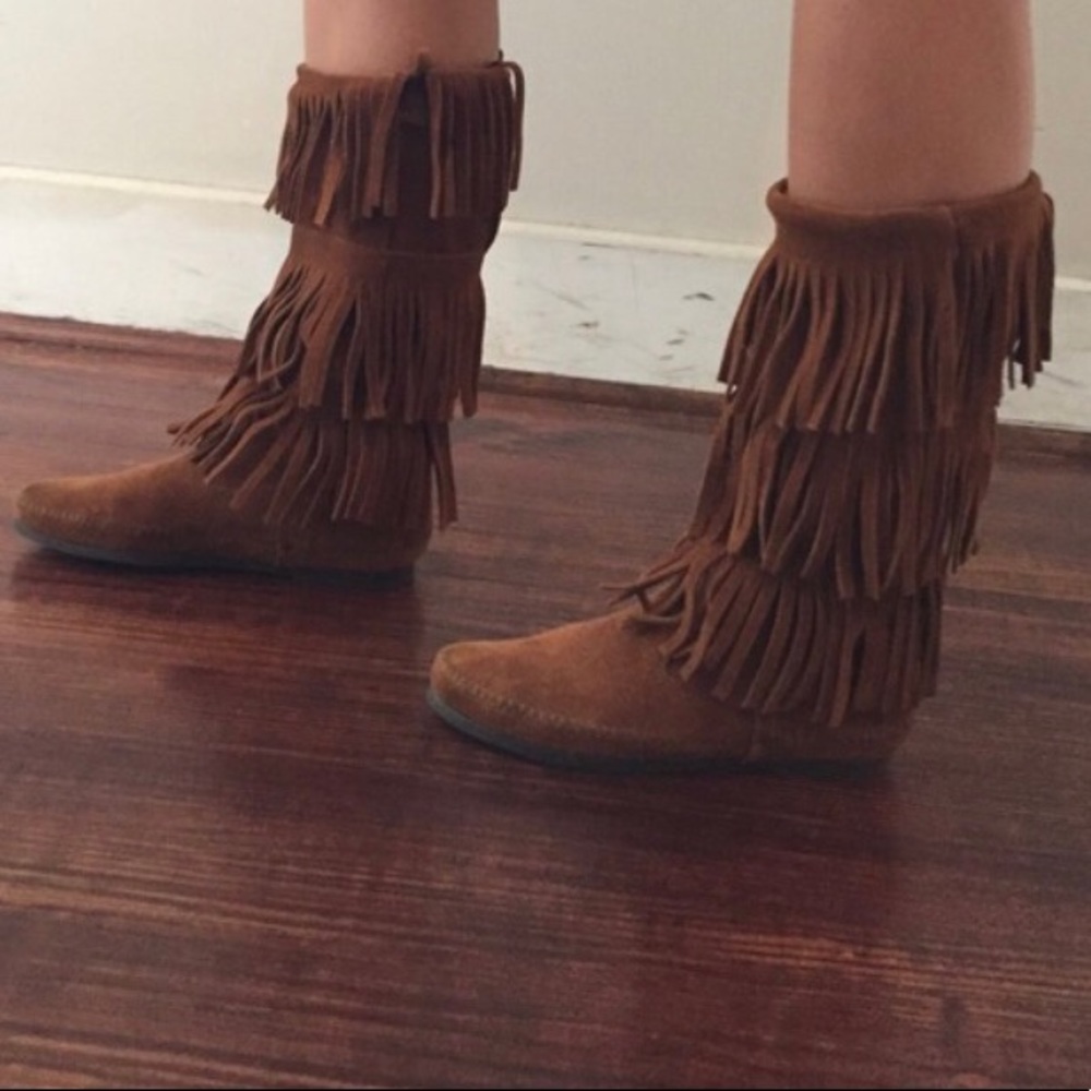 Adorable Minnetonka Boots